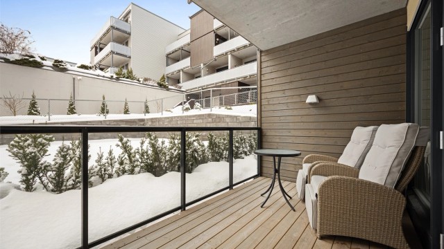 Overbygget sydvestvendt terrasse på ca. 10 kvm.