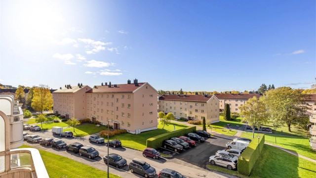 Romslige fellesområder og god avstand mellom blokkene på Myrer.