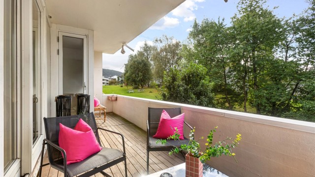 Vestvendt og solrik balkong