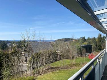 Velkommen til Søndre Skrenten 3B - leilighet med "rekkehusfølelse" over 2 plan - solrik uteplass med flott utsikt 