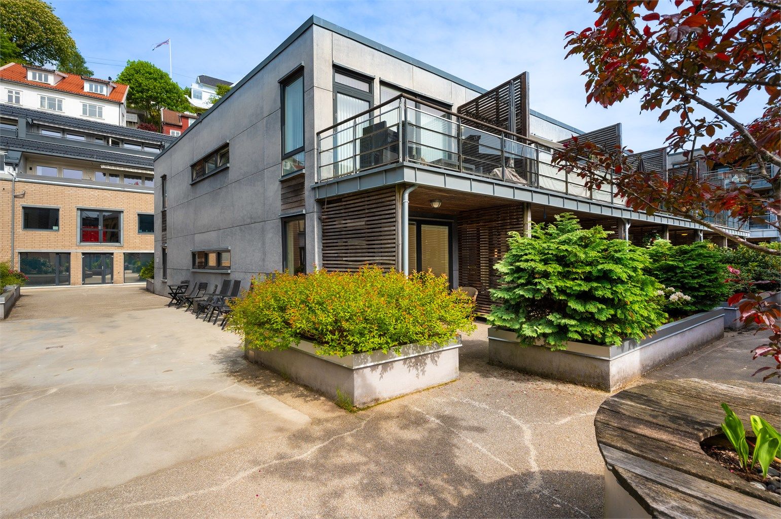 Leiligheten ligger fint til i hjørnet av bygget