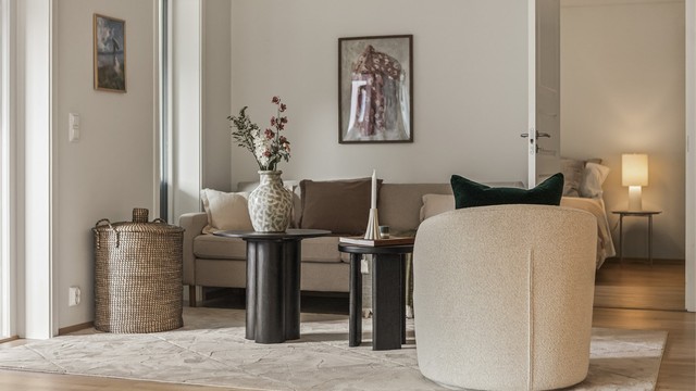 Det er lagt flott parkett på gulv i de fleste rom.