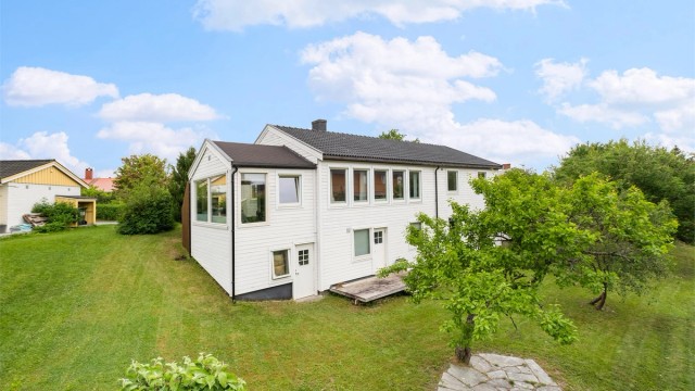 Velkommen til Nina Griegs veg 16 - en unik og moderne enebolig med hybelleilighet i et rolig og familievennlig område på Persaunet/Strindheim!