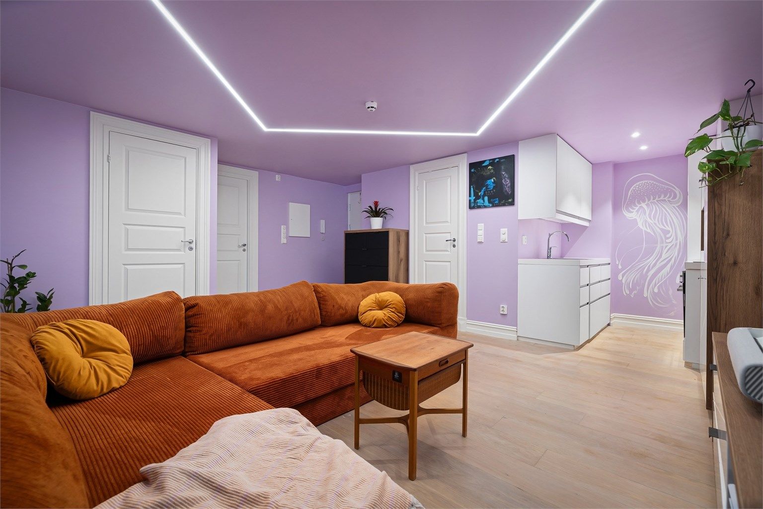 Underetasjen kan leies ut og siden det er 5 kvm mindre en første etasjen er dette skattefritt. 