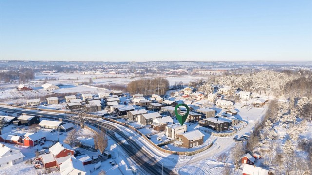 Bekkevoldveien 3B presenteres av Karl Robert Hansen i Krogsveen. Fotograf; Kristoffer Kristiansen.