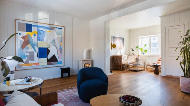 Også her er det en herlig peisovn som gir ekstra varme og hygge.