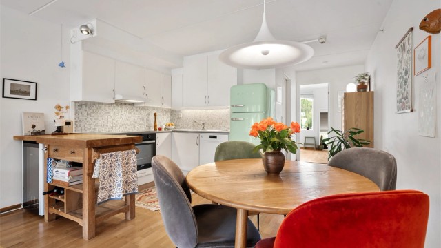 Spisebord med plass til familien eller flere gjester