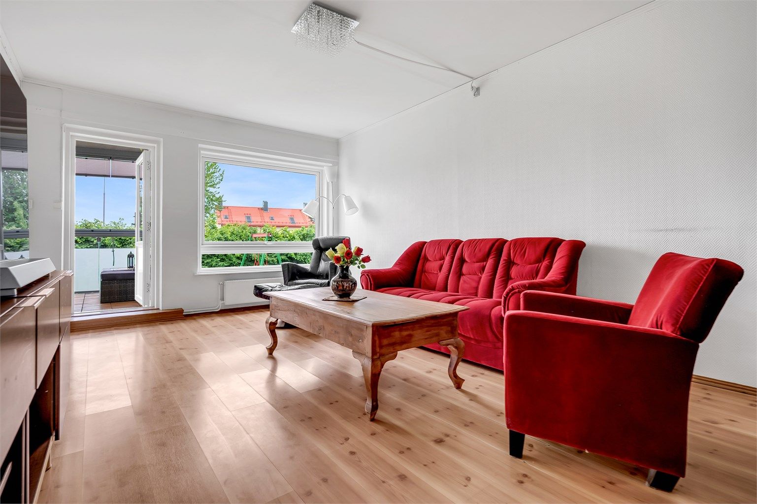 Den praktiske planløsningen sørger for gode møbleringsmuligheter.