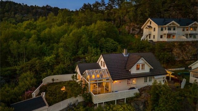 Velkommen til Kleppegrend 36 - Presentert av Kjell Fjellstad v/ Eiendomsmegler Krogsveen