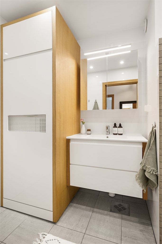 Plassbygget opplegg for vaskesøyle - kjempepraktisk!