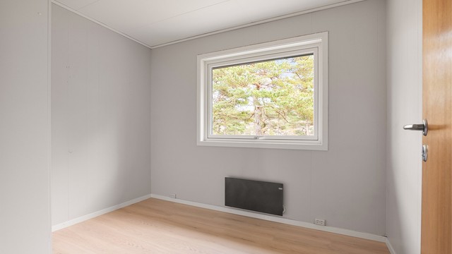 Dette og tilstøtende soverom er begge på ca. 8 kvm.