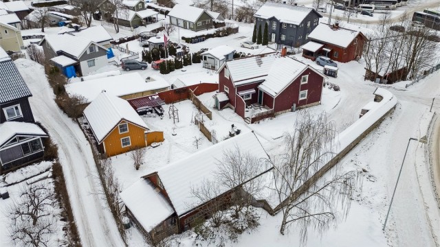 Velkommen til Stangevegen 100 - Eiendom med enebolig, dobbelgarasje og anneks!