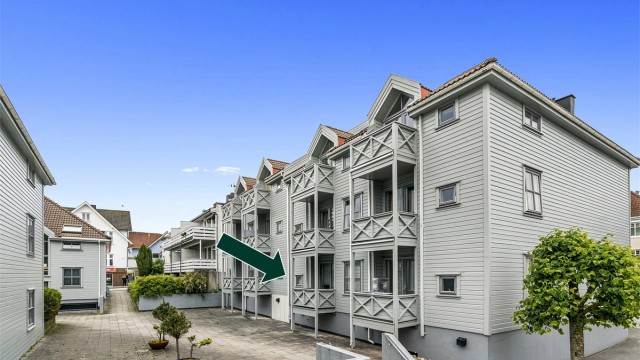 Velkommen til Kannikgata 26A presentert av Zander Polderman v/Eiendomsmegler Krogsveen. Foto: Marianne lyse.