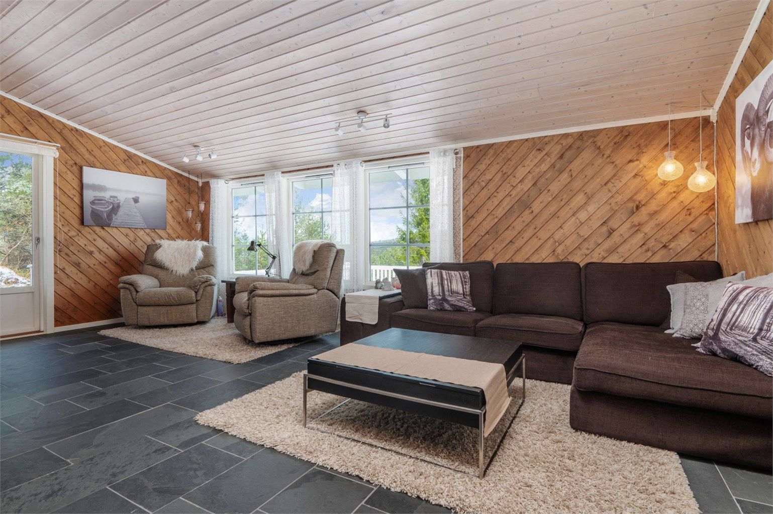 Stuearealet måler romslige 32 kvm. 