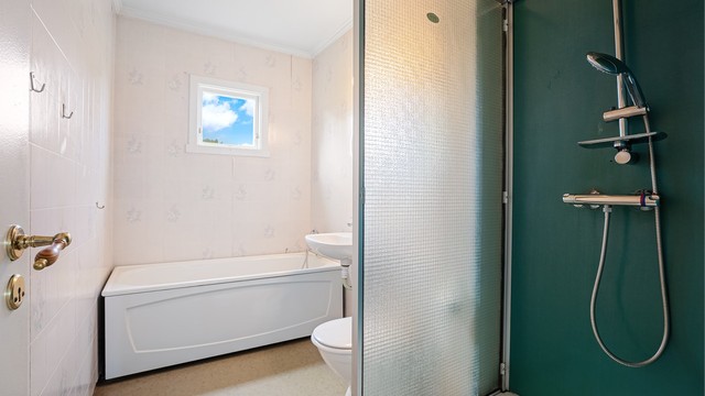 Praktisk med både dusj og badekar