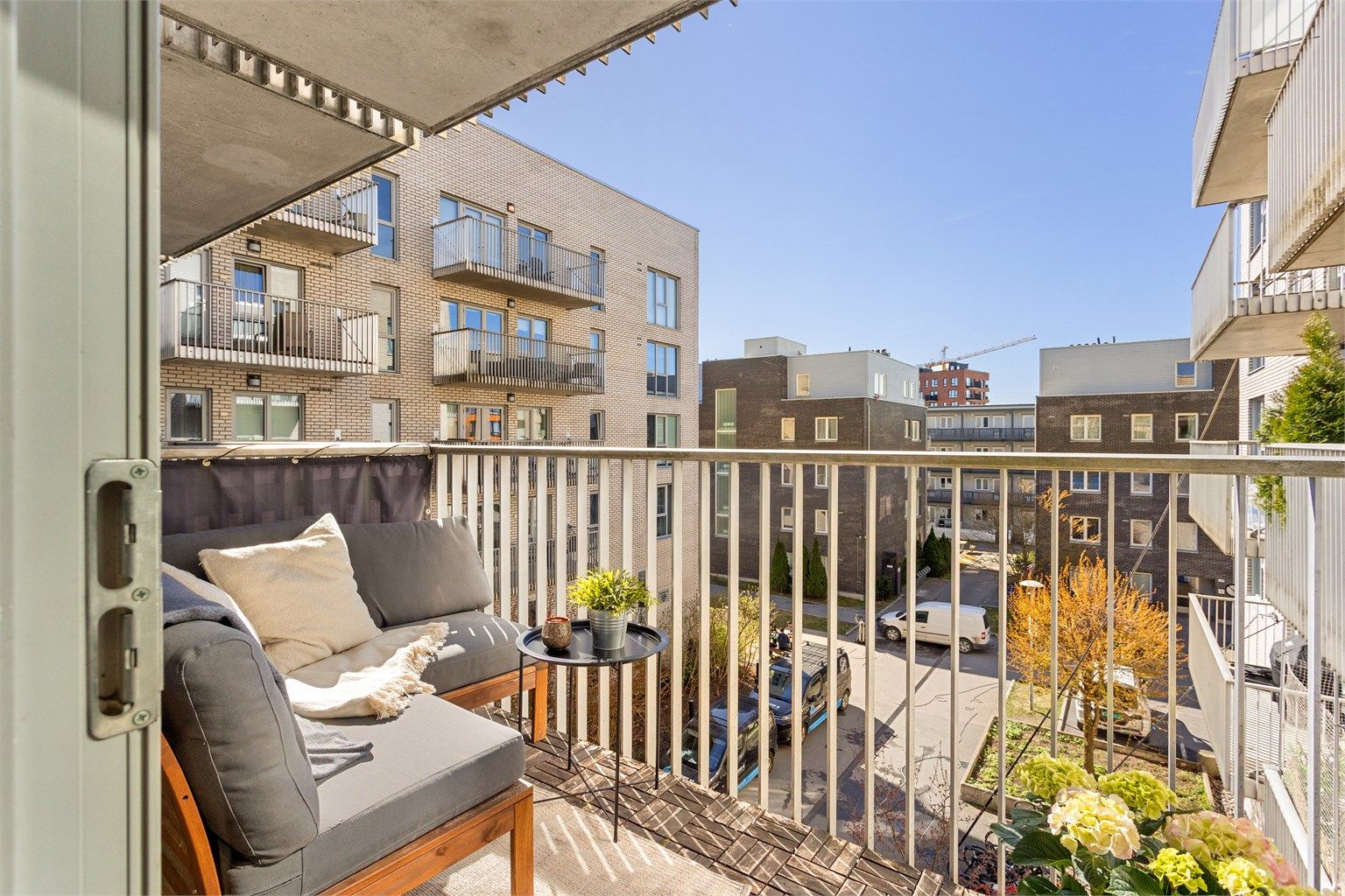 Jonas Ekse Hovland v/Krogsveen har gleden av å presentere Peter Møllers vei 5A!