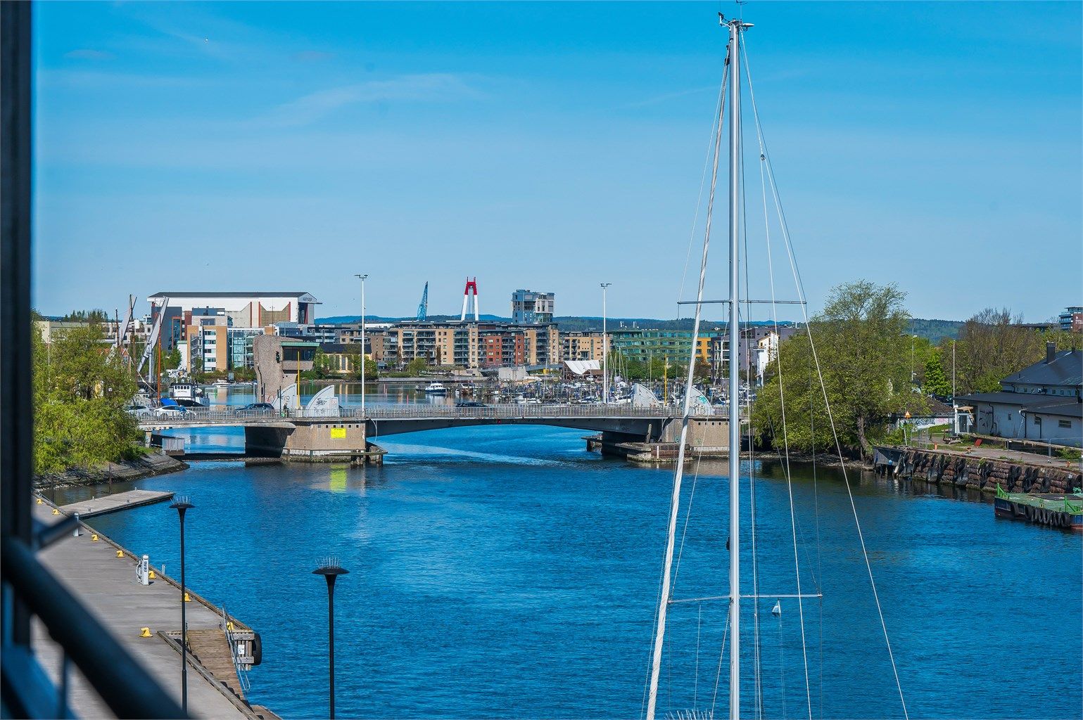 Utsikt mot kanalen og Tønsberg sentrum.