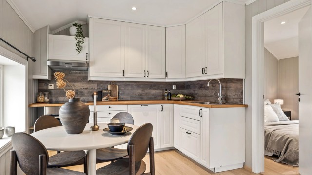 Pen og stilren 3-roms eierleilighet/halvpart av horisontaldelt tomannsbolig i 2. etasje.
Foto: Stine Jørgensen Prøitz