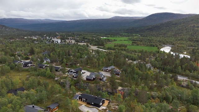 Gangavstand til Bjorli stasjon, dagligvarebutikk og afterski.