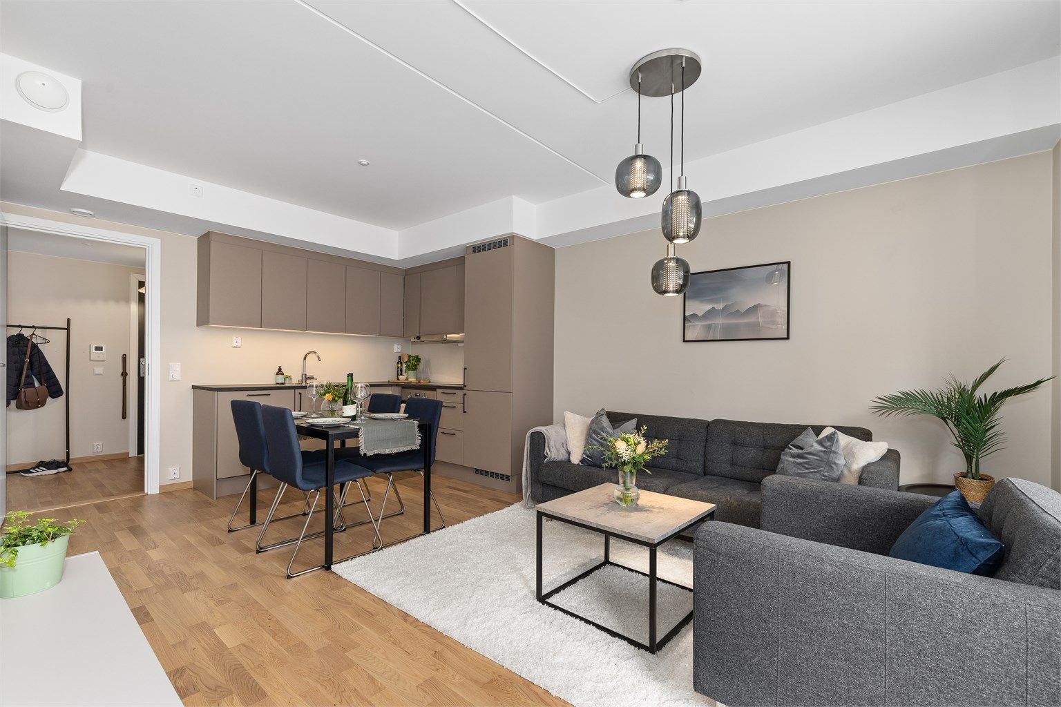 Plass for å etablere en spisestue løsning i mellom kjøkken og stue.