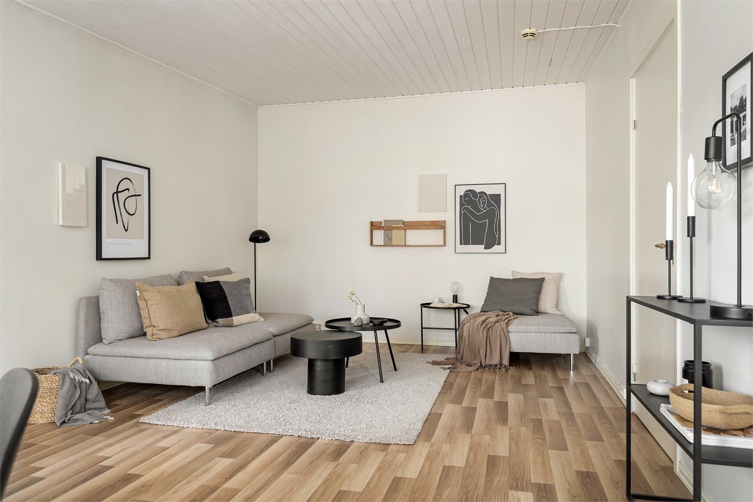 Leiligheten har moderniseringsbehov for å møte "2026" standard, så her ligger alt til rette for å skape drømmeboligen!