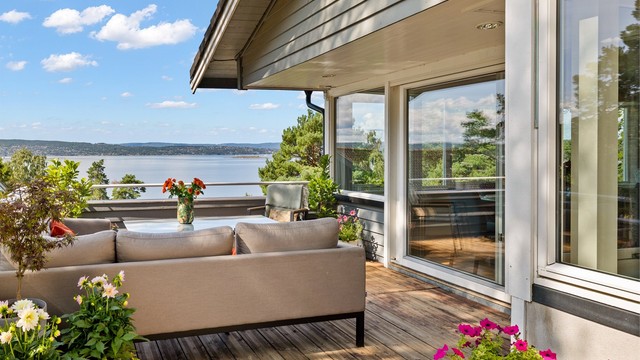 Solrik terrasse på 22 kvm med nydelig utsikt