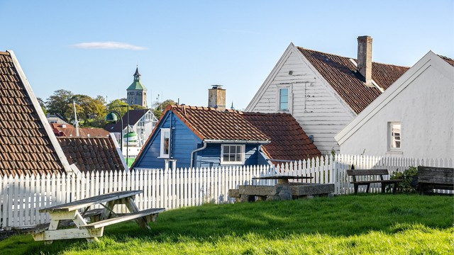 Utsikt over de karakteristiske tegltakene i Gamle Stavanger.