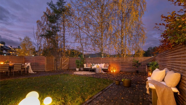 Velkommen til denne flotte og innholdsrike familieboligen med god beliggenhet på Ammerud.