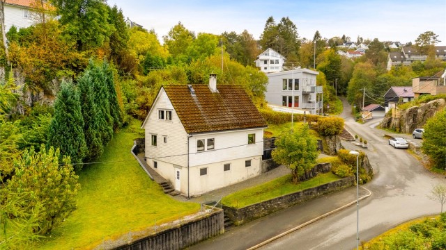Velkommen til Søvikmarka 10 i grønne fine omgivelser presentert av Jan-Erik Larsen i Krogsveen Bergen sentrum