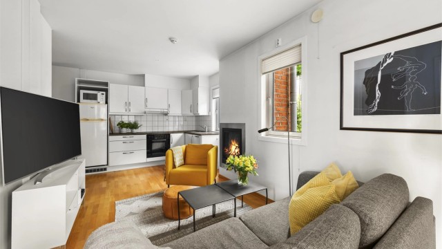 Svært arealeffektiv leilighet i 2. etasje, med tilbaketrukket beliggenhet på hjørne av bygget.