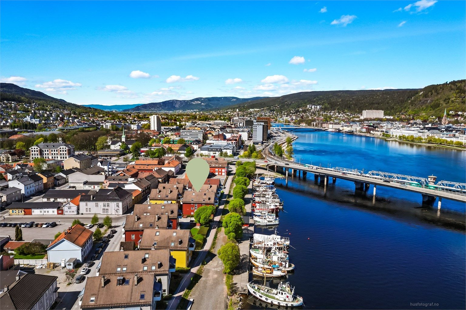 Her bor du i et maritimt miljø på Strømsø, med umiddelbar nærhet til elvepromenaden og gangavstand til Drammen stasjon.
Foto: Haiman Askari