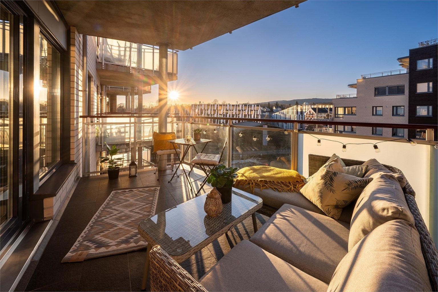 Sindre Nyhus v/ Krogsveen Løren har gleden av å presentere denne 3-roms selveierleiligheten sentralt i Nydalen!