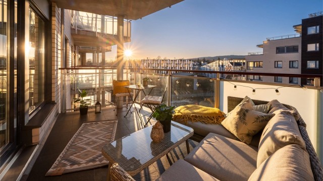 Sindre Nyhus v/ Krogsveen Løren har gleden av å presentere denne 3-roms selveierleiligheten sentralt i Nydalen!