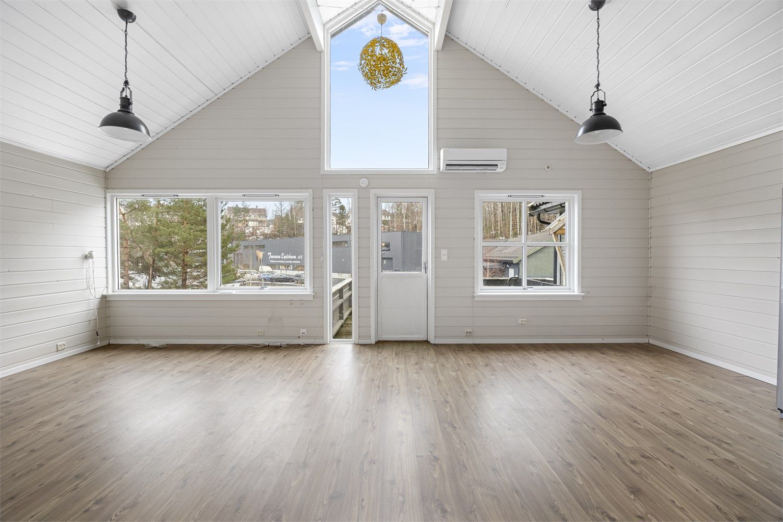 Eiendomsmegler Krogsveen v/Lene Gran Jensen ønsker velkommen til Budalen 2J!