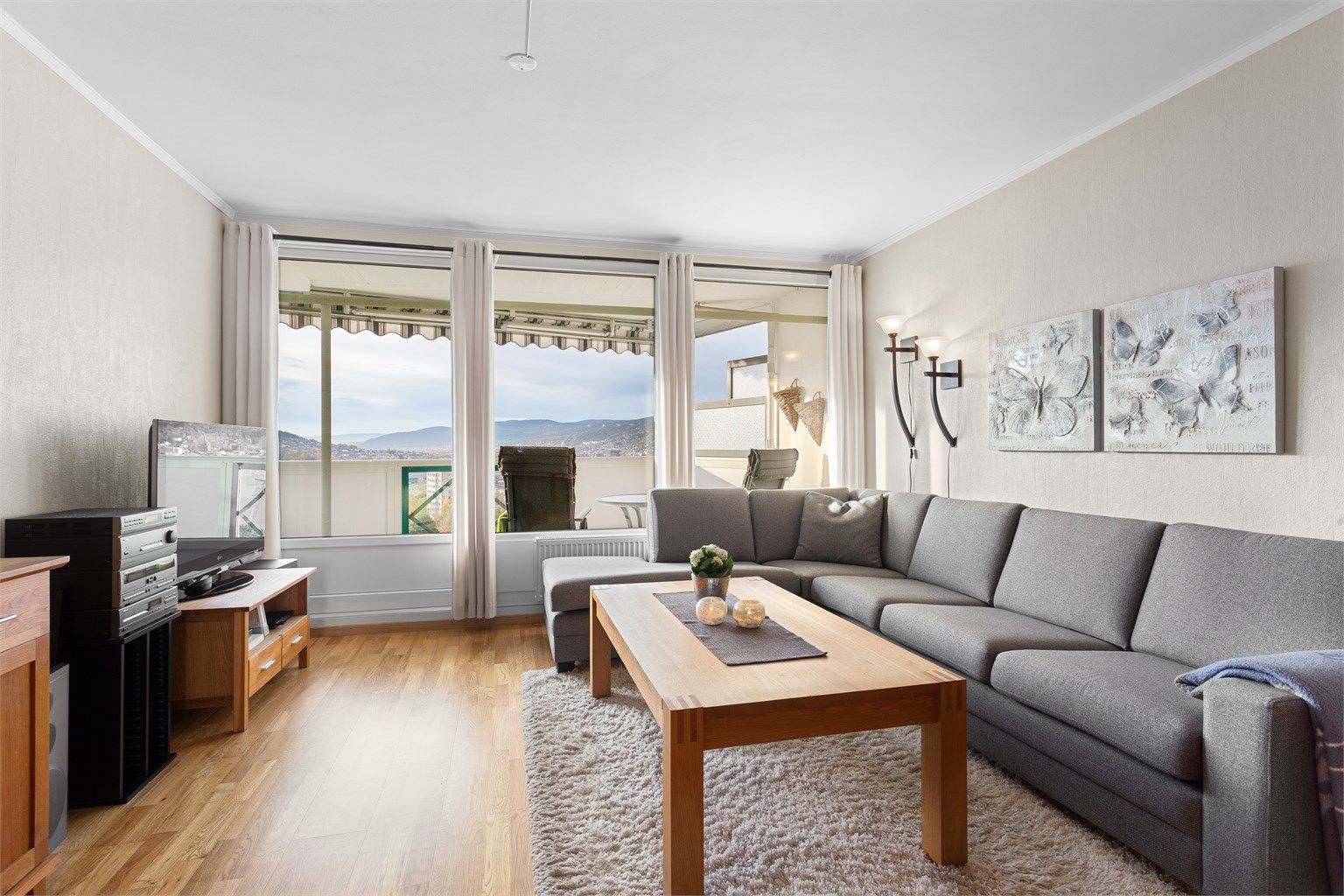 Radiatorer i stue, kjøkken og på soverom via bergvarme