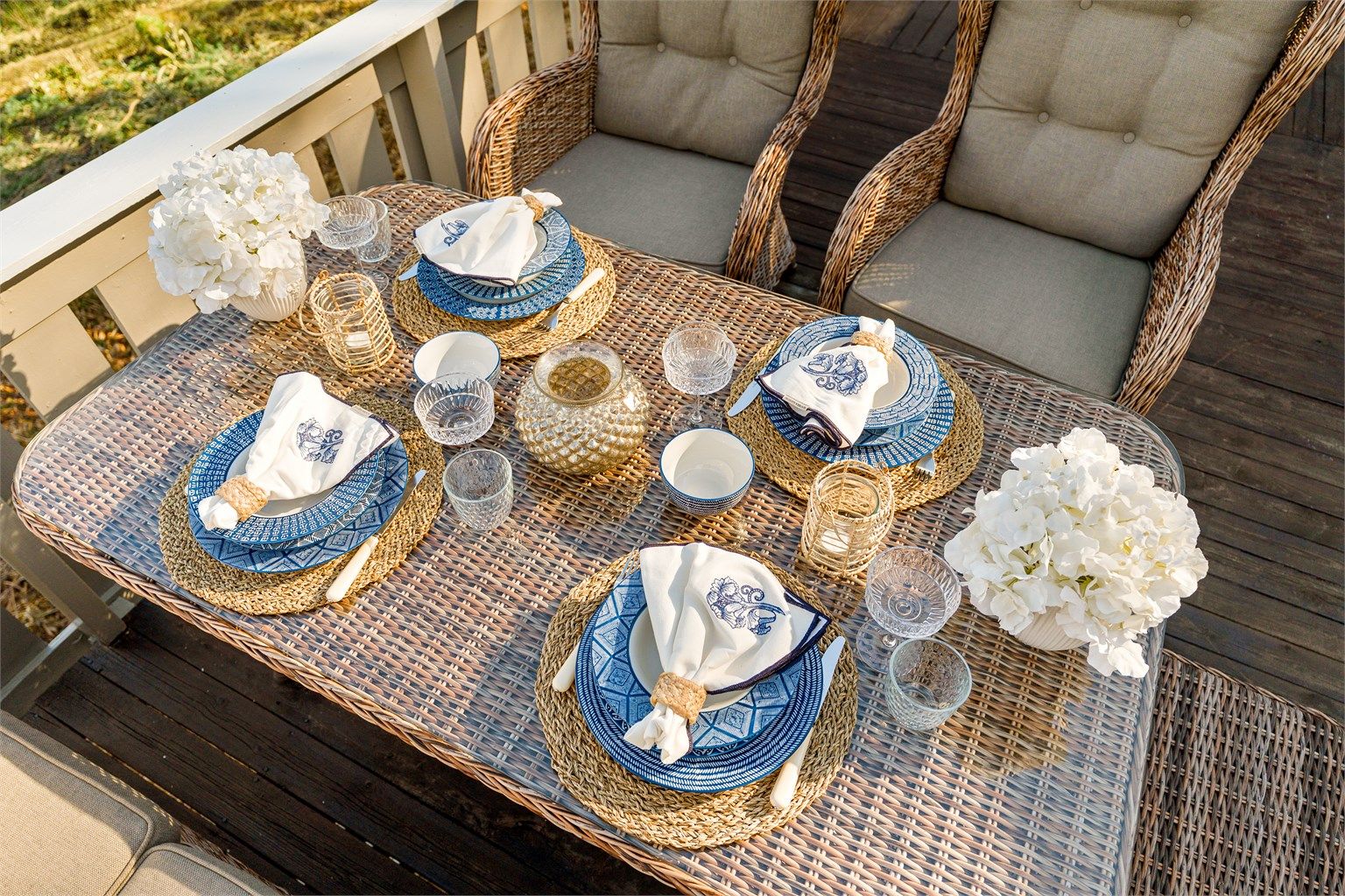 Nyt morgenkaffen i et rolig og avslappet miljø.