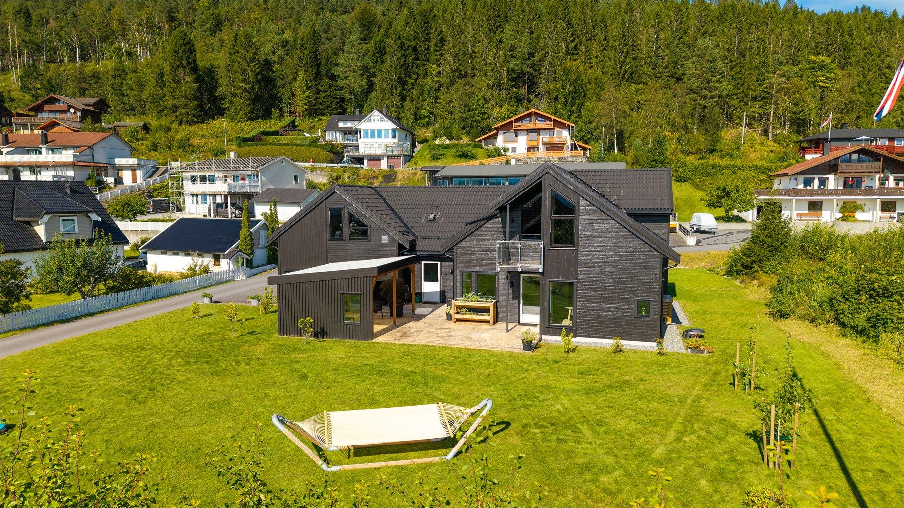 Velkommen til Ytreskodjevegen 46 presentert av Krogsveen v/Eiendomsmegler/Partner Marit Stuen Aursnes