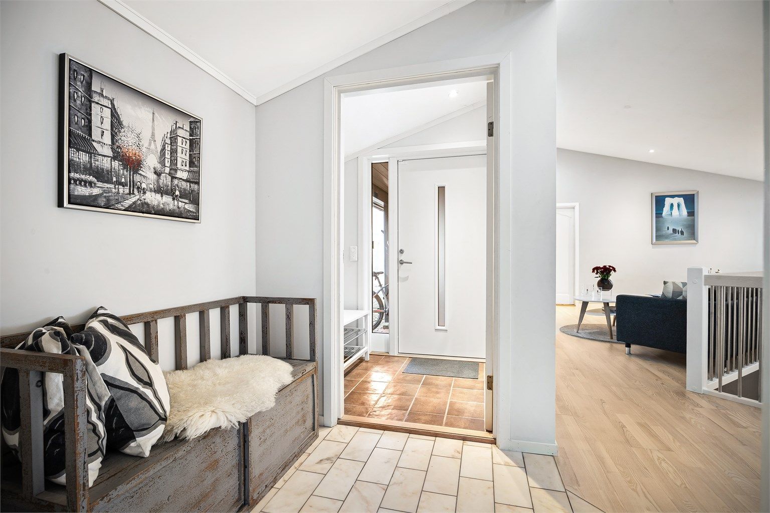 Boligen har to entréer