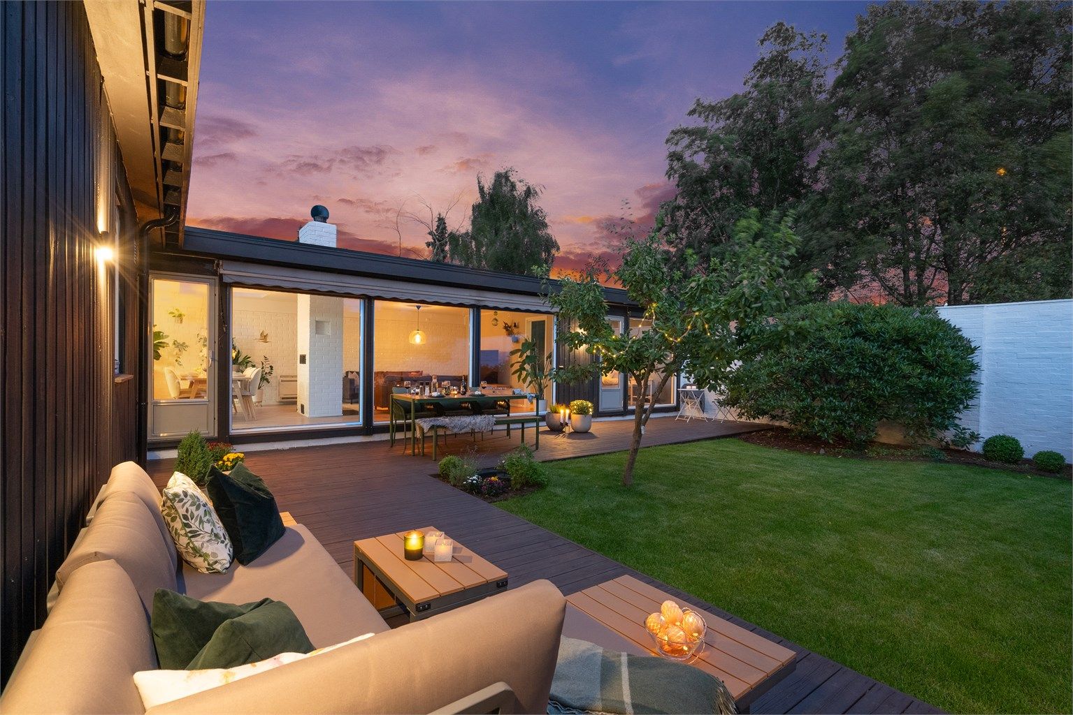 Lyngvollveien 20, er en spennende og flott enebolig i rekke, med alt på ett plan, som gjør dette til et godt alternativ til leilighet. 