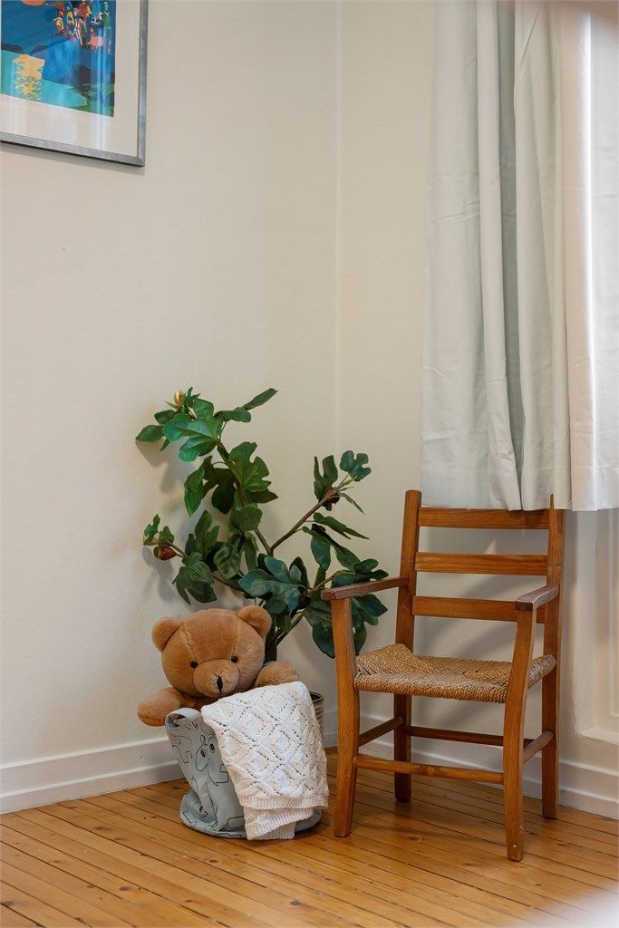 Naturlig ventilasjon via ventiler i vinduene sikrer et godt inneklima.