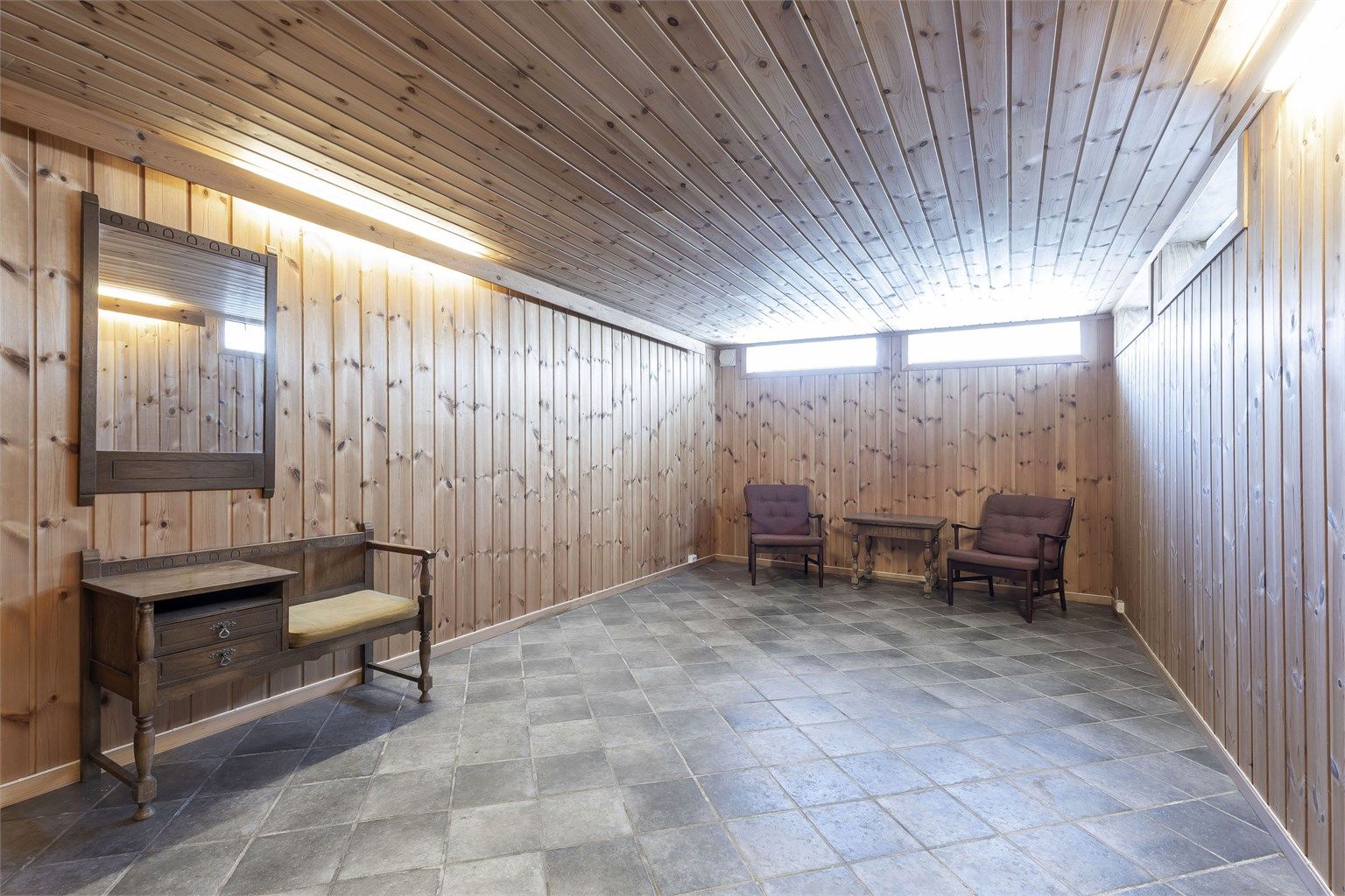 Kjellerstue/hobbyrom med varmekabler i gulv