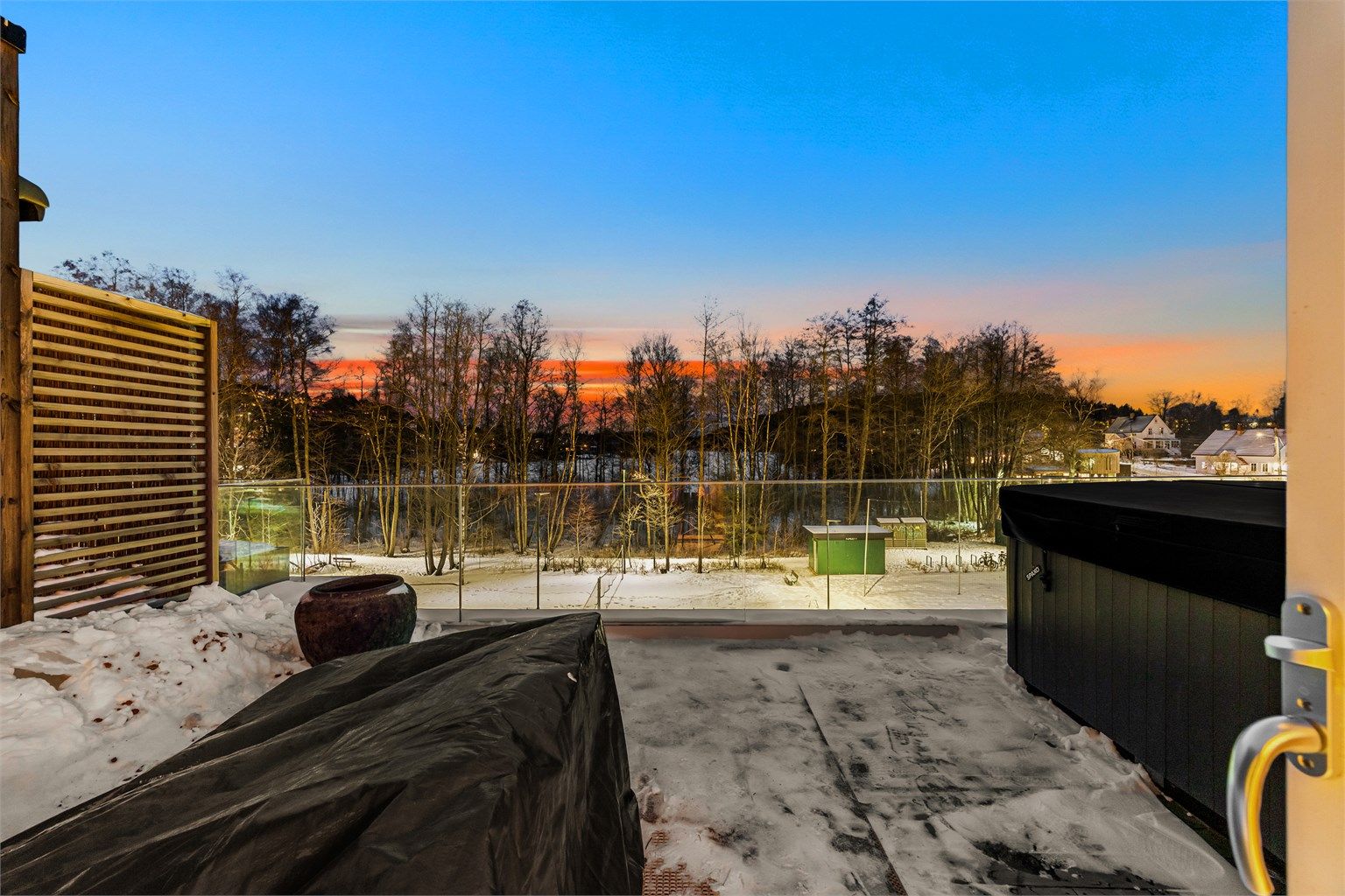 Kveldsstemning vinterstid på takterrassen