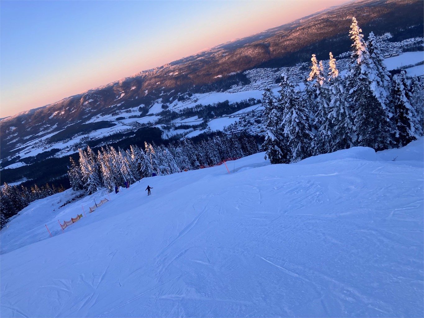 Selgers private bilder Varingskollen ligger 15 minutter unna i bil. 