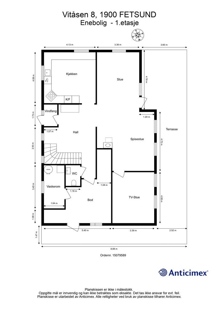 Første etasje har en funksjonell planløsning med kjøkken, flere stuer, vaskerom og toalettrom. Totalt 116 m² BRA-i.