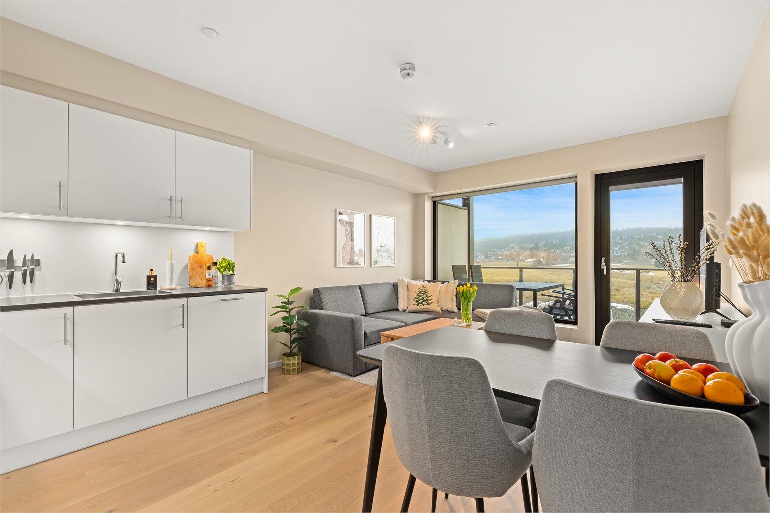 Eiendomsmegler Krogsveen v/Per Inge Hunvik ønsker velkommen til Landstads Gate 47!