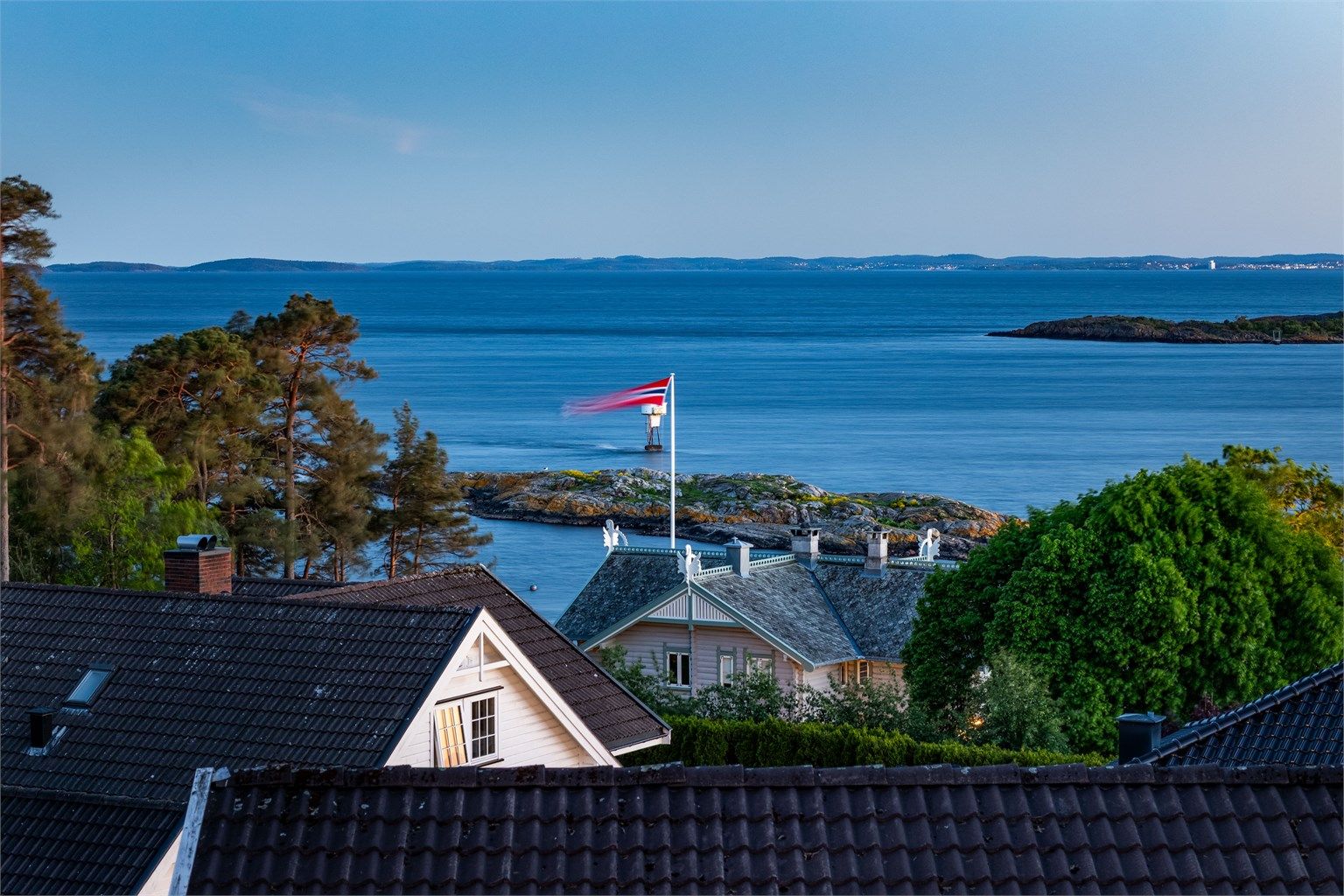 Skumringsutsikt til kystområdene av Vestfold omkring Tønsberg.