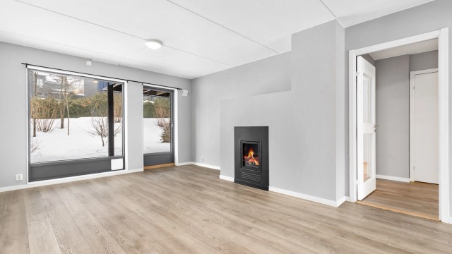 Her får du en lys og gjennomgående 2-roms leilighet på Korpåsen.