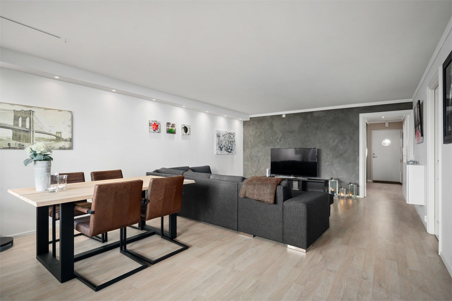 Stuen er delt inn i naturlige soner