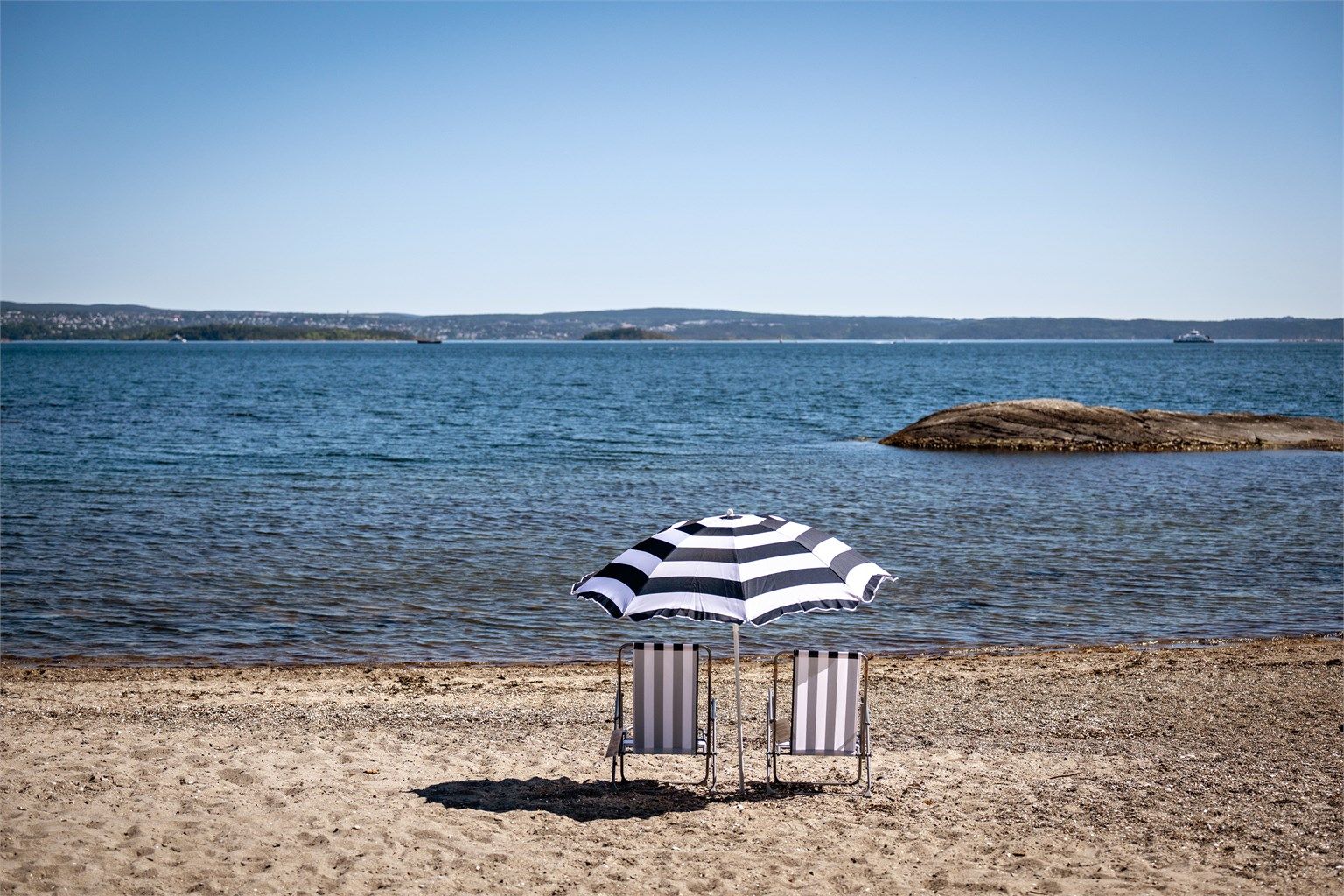 For den aktive og friluftsglade er mulighetene nærmest uendelige. Snarøya og Storøya byr på alt fra badestrender, kyststi og turterreng, til skiløyper om vinteren. 