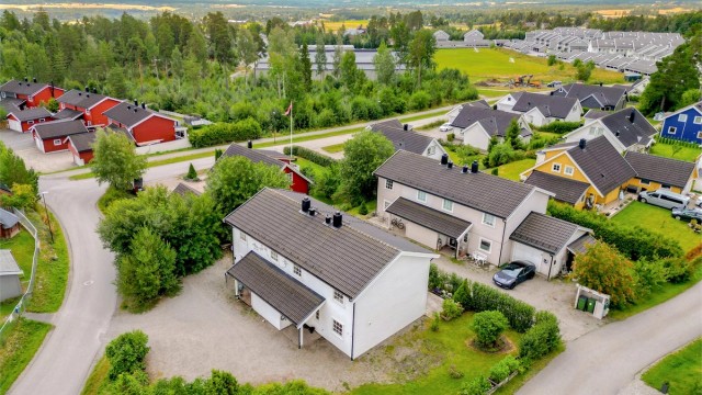 Familievennlig område med kort vei unna fotballbane, skole, barnehage, turområder og mer